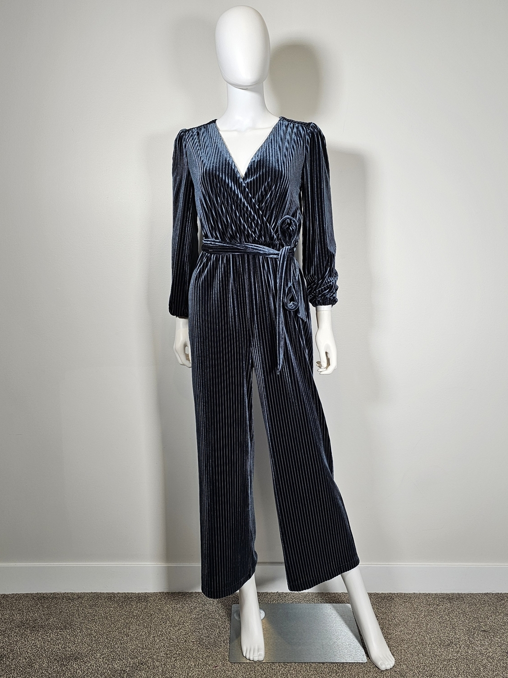 Anthropologie ALI & JAY Navy Velvet Pleated Wrap Jumpsuit Sz XS
